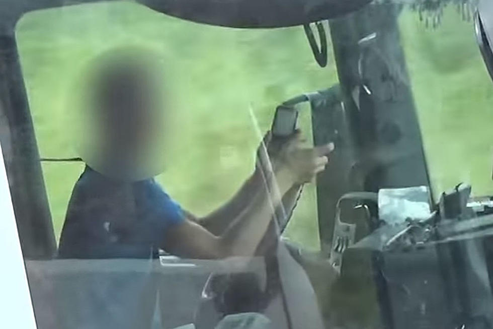 Trucker Rocks 2 Cell Phones for Ultimate in Distracted Driving