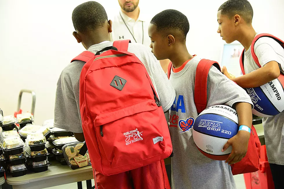 Maine Verizon Stores Giving Away Backpacks & School Supplies