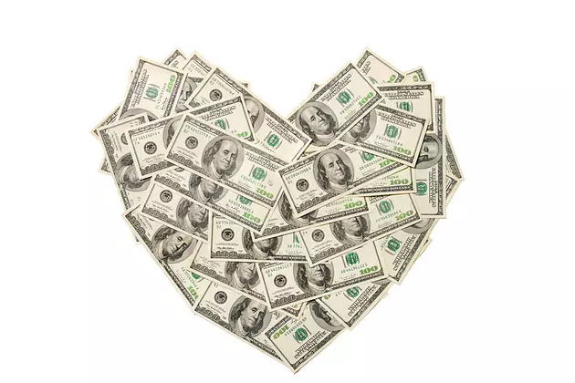 How Much Will You Spend on Valentine&#8217;s Day? [POLL]
