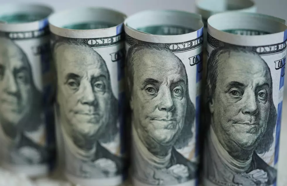 Lawmakers Propose $2,000 a Month Stimulus Checks