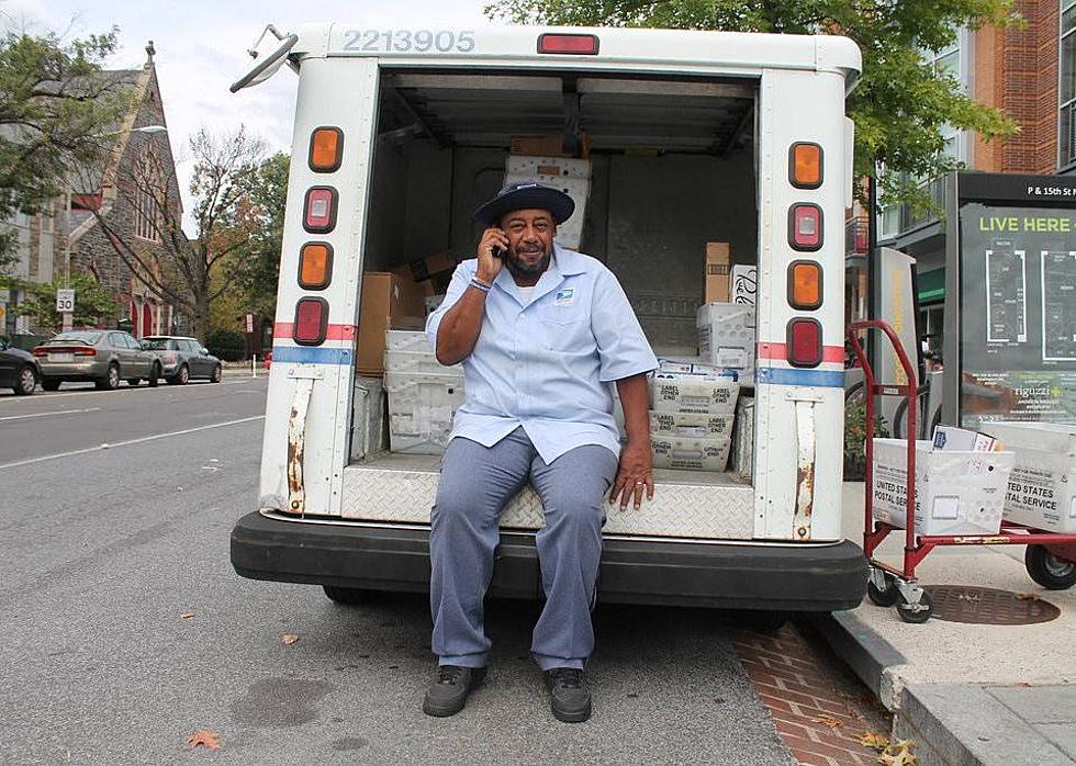Here&#8217;s Why Postal Workers May Not Accept Your Holiday Tips