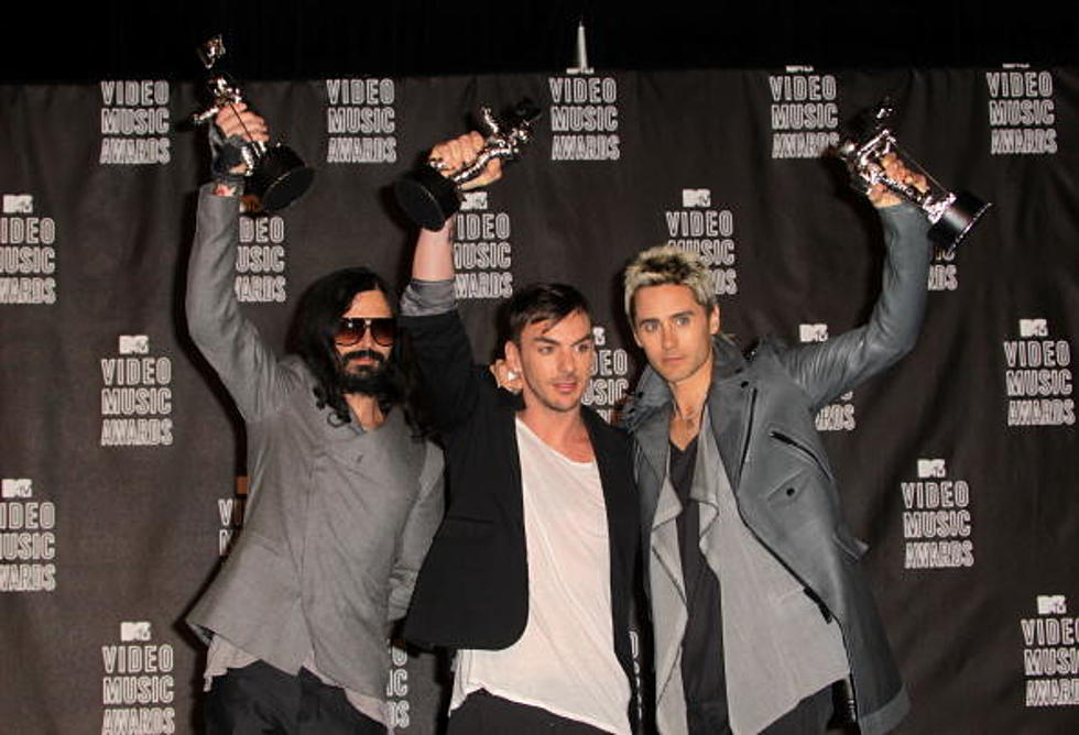 30 Seconds To Mars Will Play Football