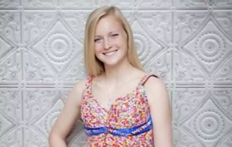 Mom Makes Daughters Prom Dress Out Of Starburst Wrappers [Video]