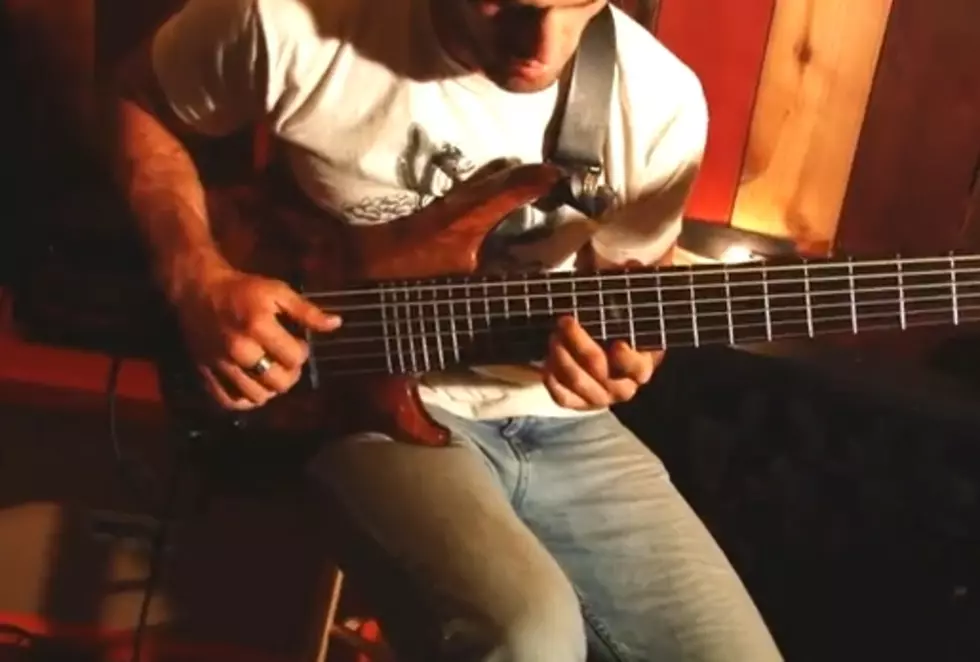 Guy Covers Radiohead’s ‘Karma Police’ On 6-String Bass [Video]