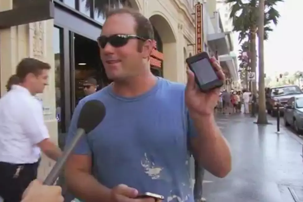 Jimmy Kimmel Shows People The New iPhone 5 Which Is Actually The iPhone 4S &#8211; Priceless Reactions [Video]