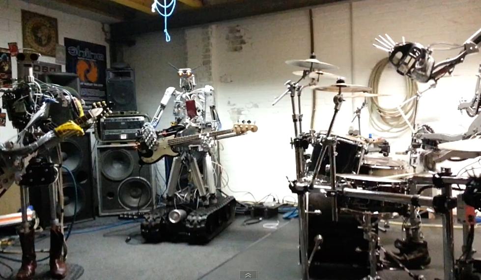 Robot Band Covers Motorhead’s ‘Ace Of Spades’ [Video]