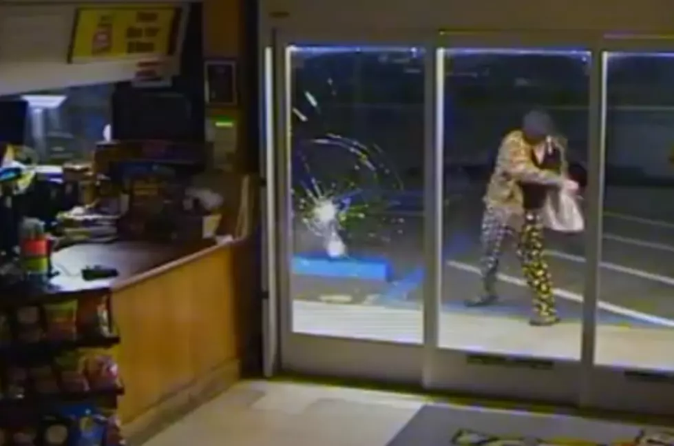 This Guy Here Is The Worst Burglar Of All Time [Video]