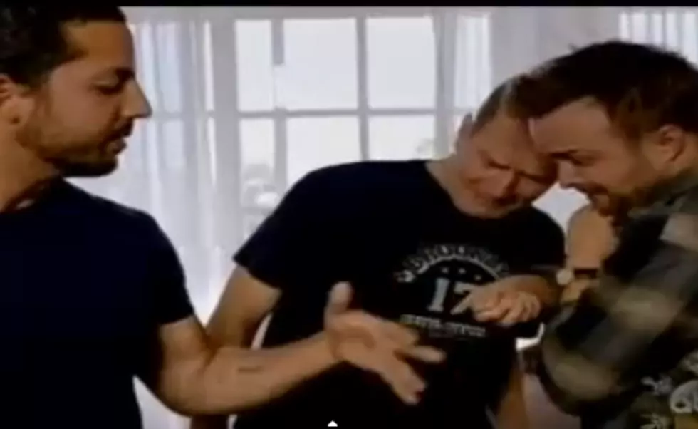 David Blaine Sticks Ice Pick Through Hand In Front Of Will Smith, Bryan Cranston & Aaron Paul [Video]