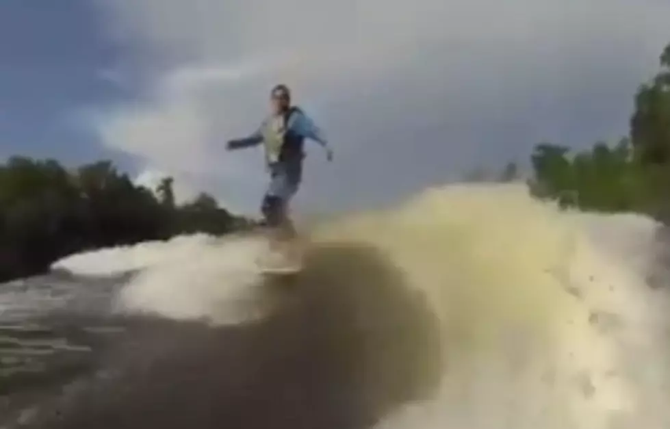 Swamp Surfin’ – Guy Catches Waves In Louisiana Bayou [Video]