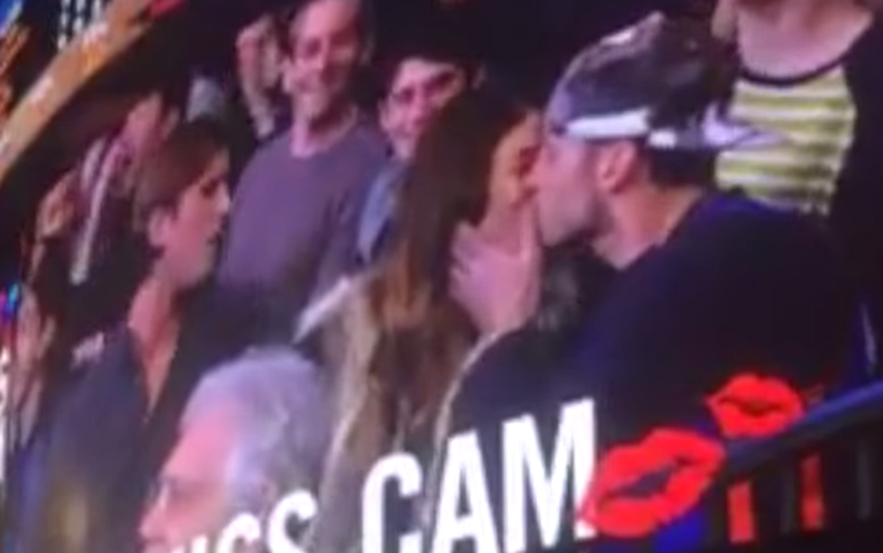 Woman Kisses Complete Stranger On Kiss Cam When Her Date Snubs Her [Video]
