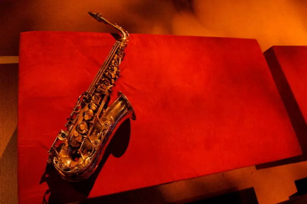 Guy Amazingly Plays Saxophone Without A Saxophone [Video]