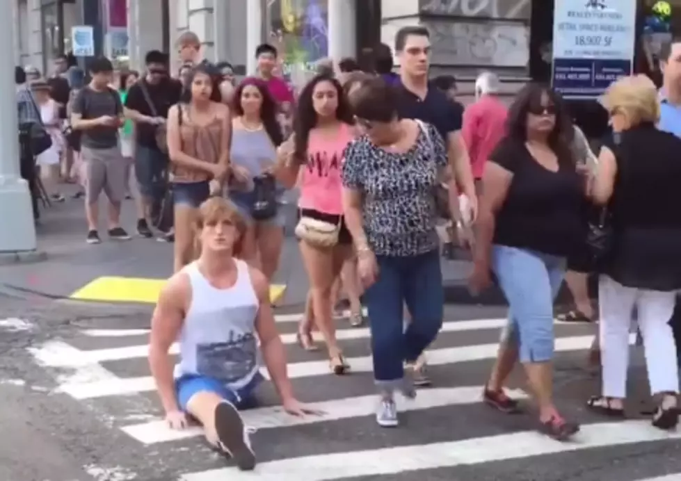 New York City Is Stunned From The Guy Cutting Random Splits In Public [Video]
