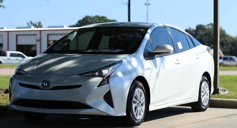 Virtual Test Drive – 2016 Toyota Prius [SPONSORED]