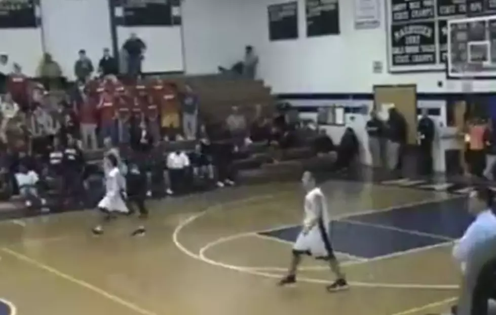 Twins Have Very Twin Moment During Basketball Game [Video]
