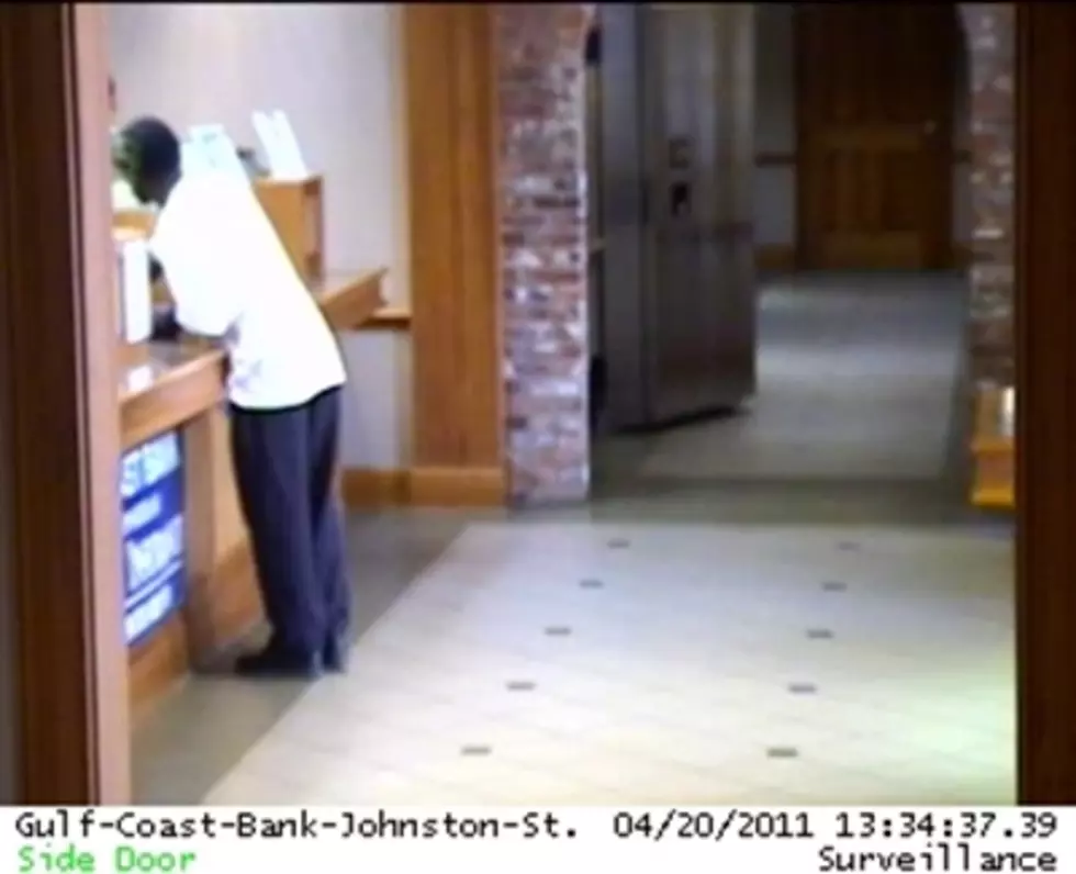 Lafayette Police Search For Bank Robber