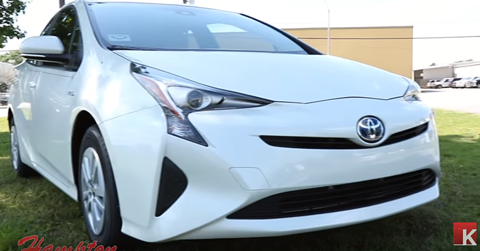 Virtual Test Drive – 2017 Toyota Prius (SPONSORED)