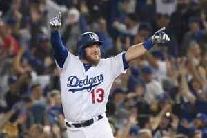 Dodgers take Game 3 after record-breaking match against the Red Sox