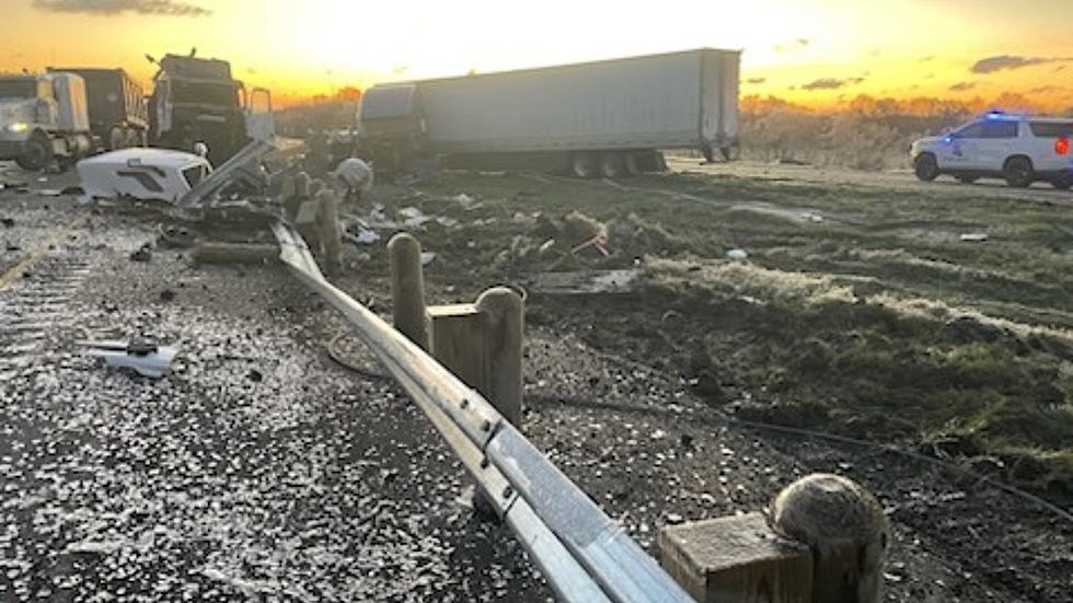 Pile Up Shuts Down I-10 in Acadia Parish