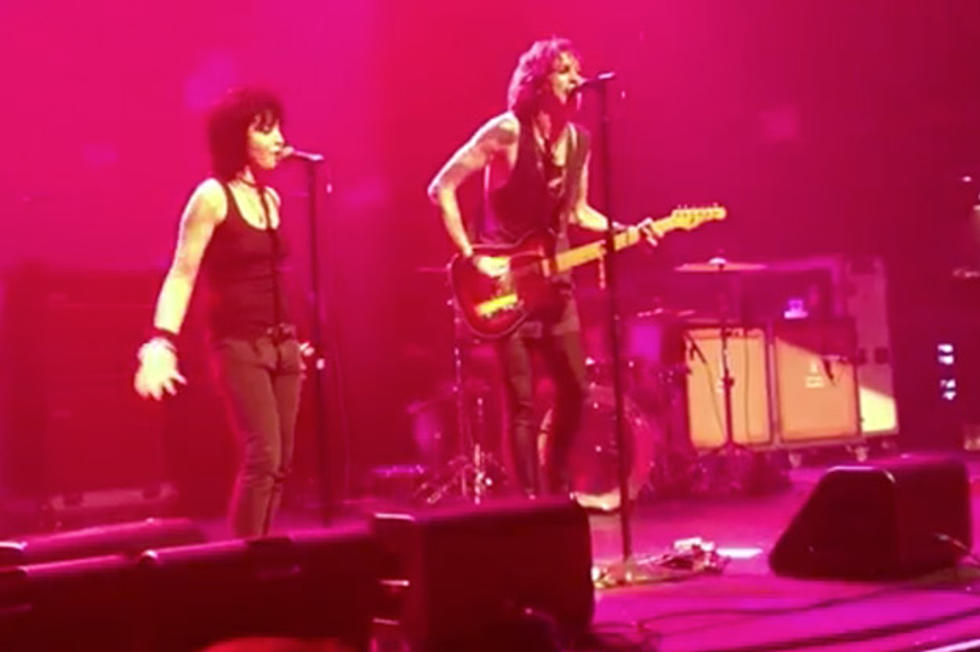 Against Me! Singer Laura Jane Grace + Joan Jett Cover Replacements&#8217; &#8216;Androgynous&#8217; in New York