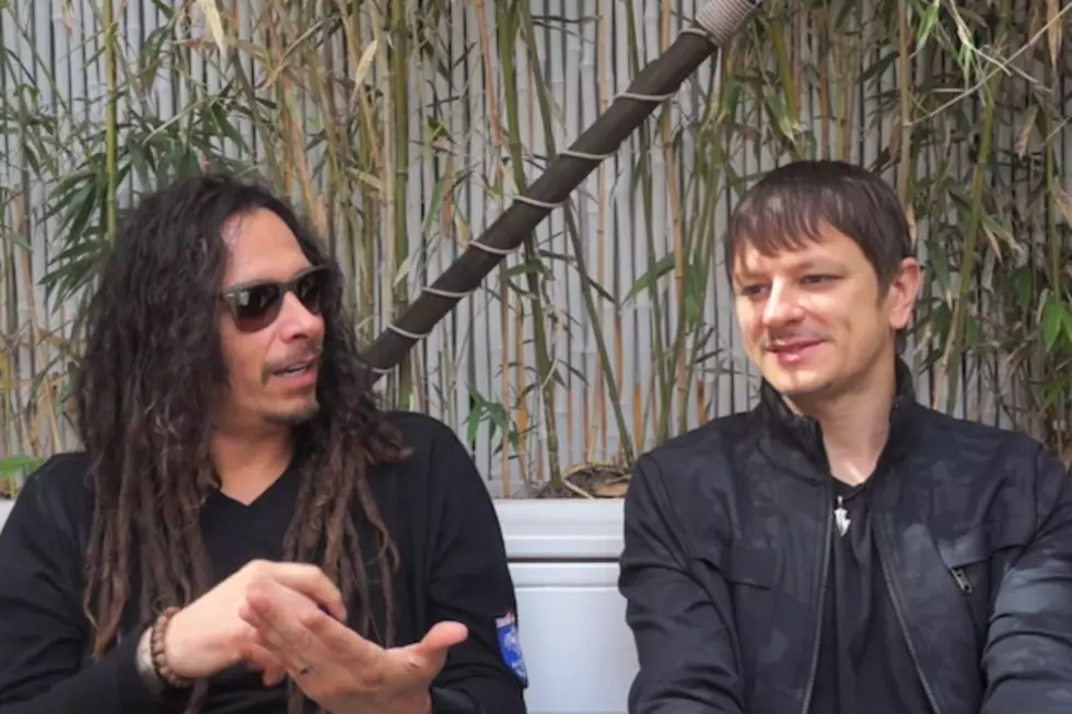 Korn's Munky + Ray Luzier Play 'Wikipedia: Fact or Fiction?'