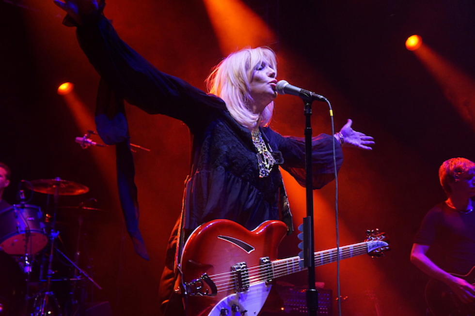 Courtney Love Lashes Out at Beer-Throwing Audience Member 