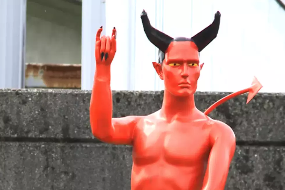 Free Beer & Hot Wings: Nude Satan Statue Appears In Vancouver Neighborhood [Video]