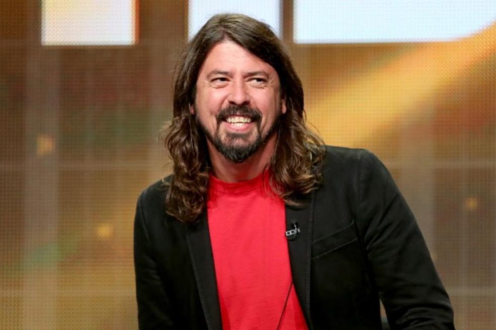 Foo Fighters&#8217; Dave Grohl Recalls Being Peed on by Friend&#8217;s Dog During Tough Times
