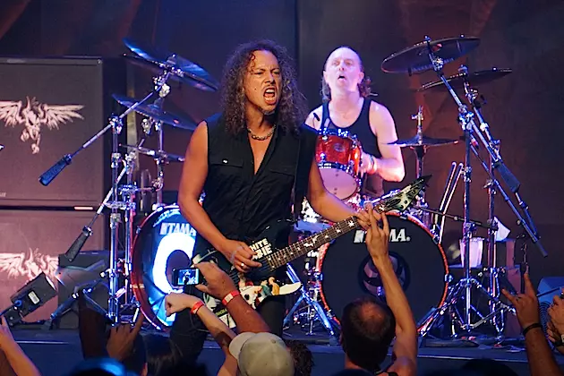 Metallica&#8217;s Kirk Hammett Urges Fans to &#8216;Reject American Carnage&#8217; + &#8216;Defend American Democracy&#8217;