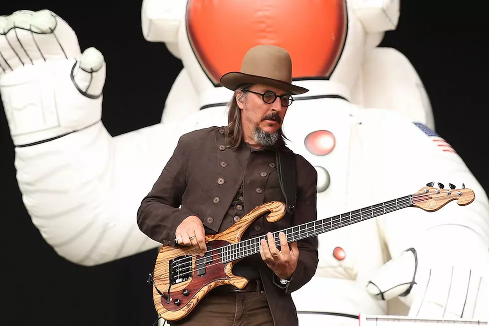 Les Claypool Coming To Montana With Fearless Flying Frogs. Yes!