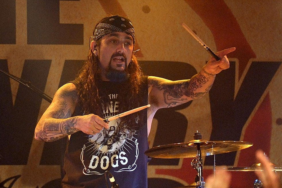 Mike Portnoy Wins Best Drummer of the Year in 6th Annual Loudwire Music Awards