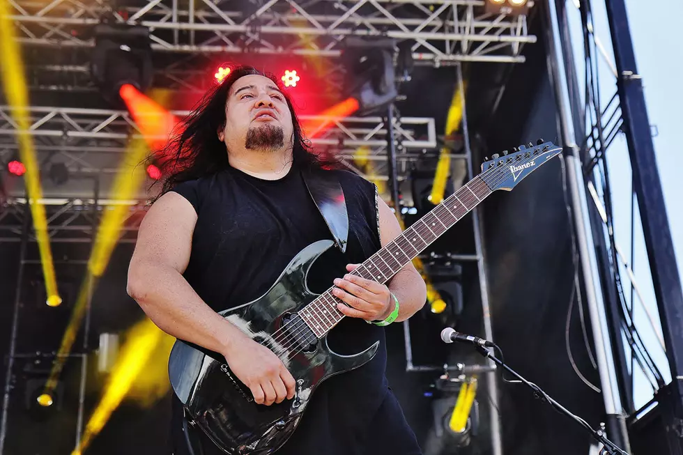 Fear Factory’s Dino Cazares Injures Foot, Will Finish Tour in Chair