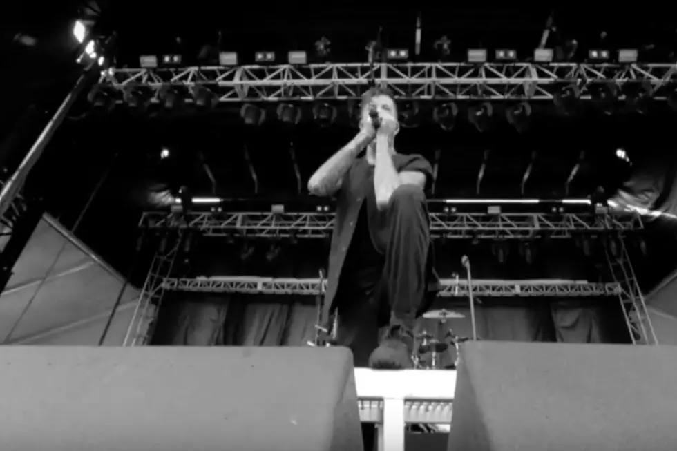 Of Mice & Men Debut Live 'Never Giving Up' Video
