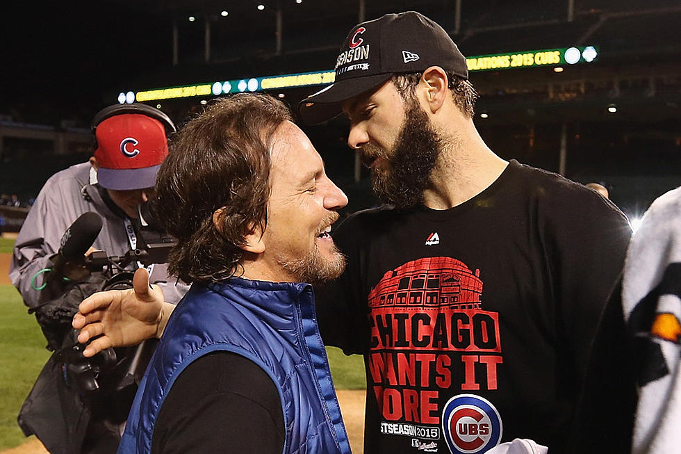 Pearl Jam Selling Eddie Vedder Northsider Shirts in Honor of Chicago Cubs’ Playoff Run