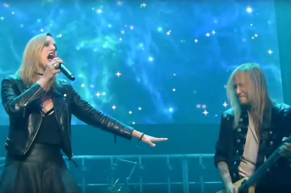 Halestorm's Lzzy Hale Performs With Trans-Siberian Orchestra