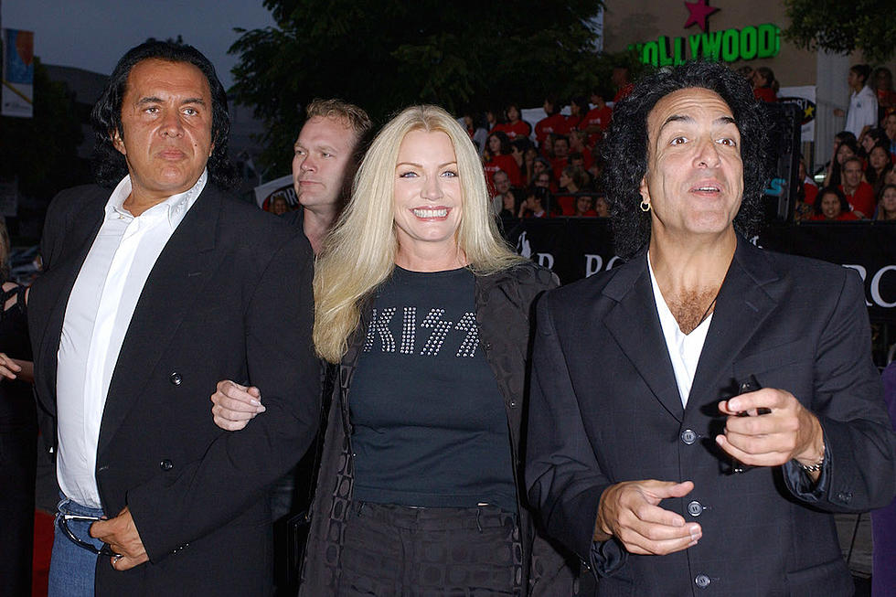 Paul Stanley + Gene Simmons Wife Engage in Twitter Bout