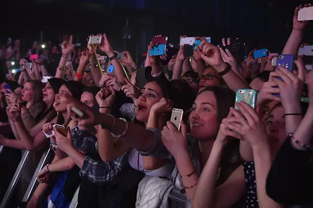 Apple Granted Patent on Technology That Could Be Used to Block Photos + Recording at Concerts