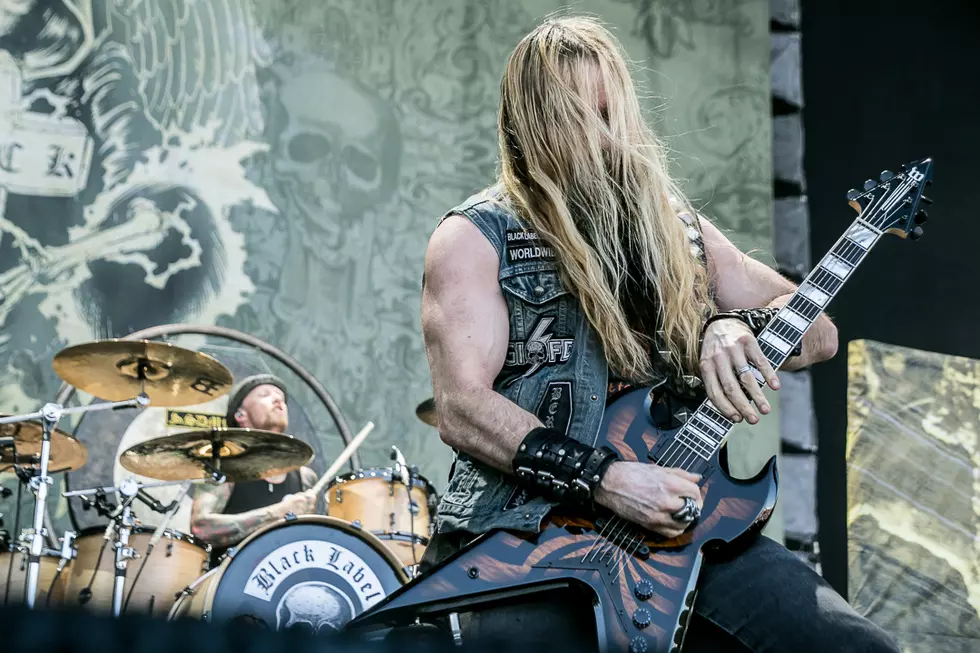 Watch Zakk Wylde Shred Through Almost Every Second of the National Anthem at Chicago Bulls Game