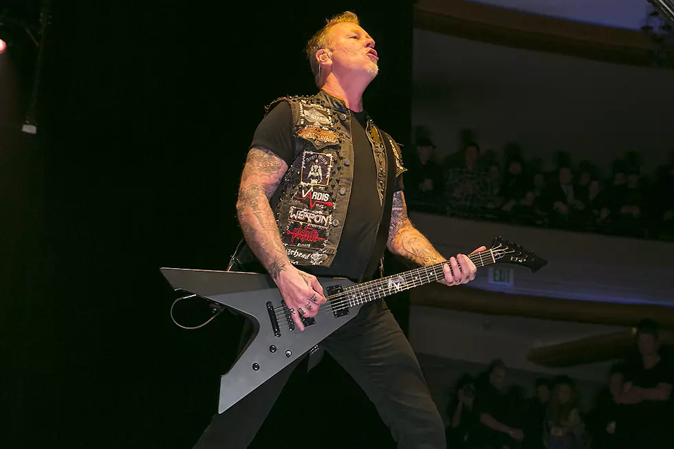 Metallica’s James Hetfield Unsure Why Kirk Hammett’s Riffs on Lost Phone Weren’t on Computer, Air Drums to Ghost