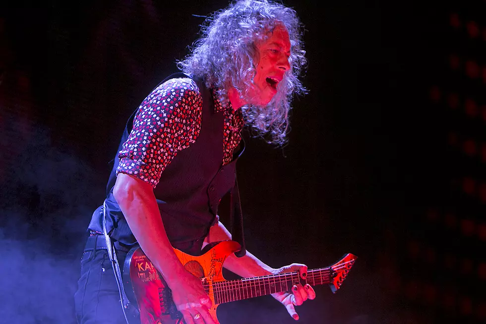 See Kirk Hammett’s Wondrous Fascination as He Watches Metallica Covers
