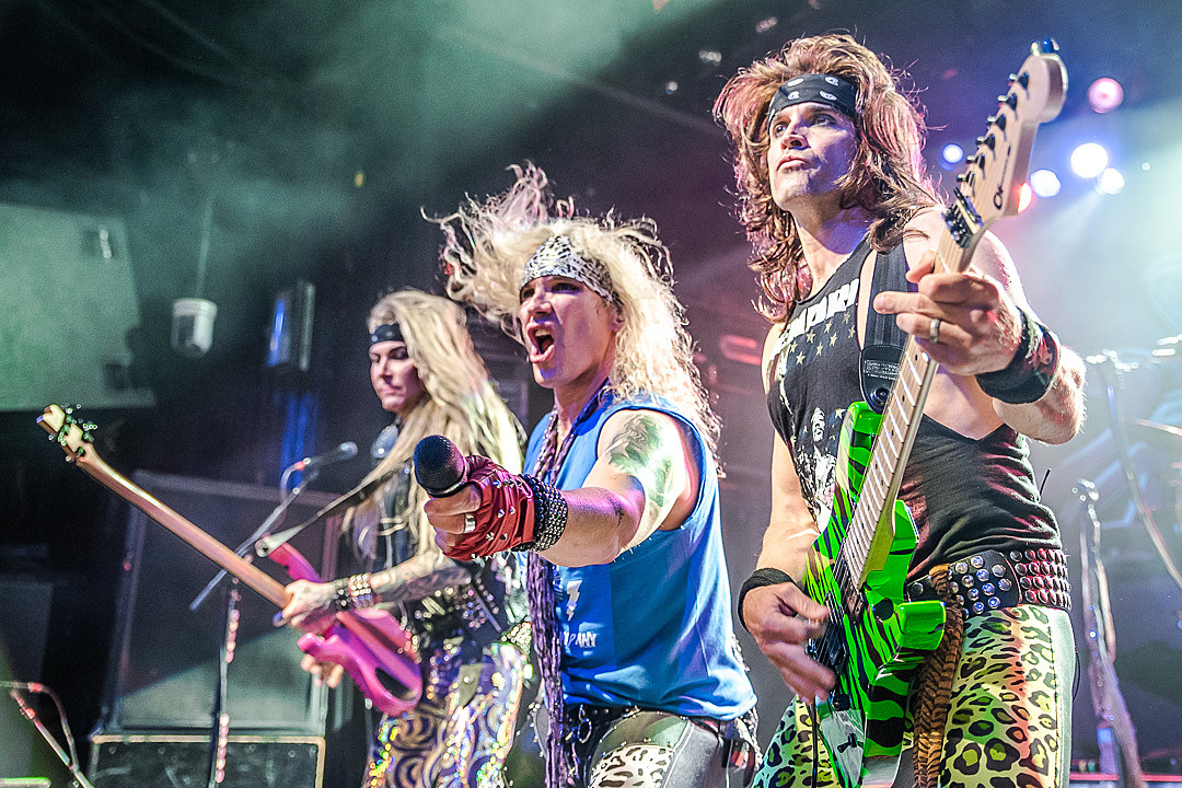 Steel panther lets party