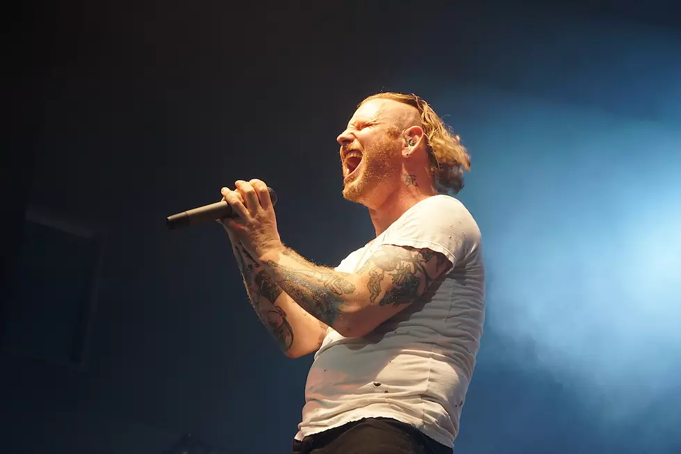 Corey Taylor Back to Headbanging a Year After Surgery; Offers Timeline for Slipknot Return