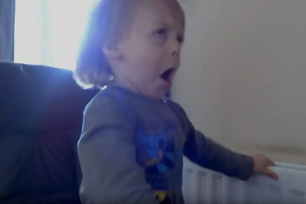 2-Year-Old Can’t Stop Headbanging to Metallica’s ‘Creeping Death’ – Best of YouTube