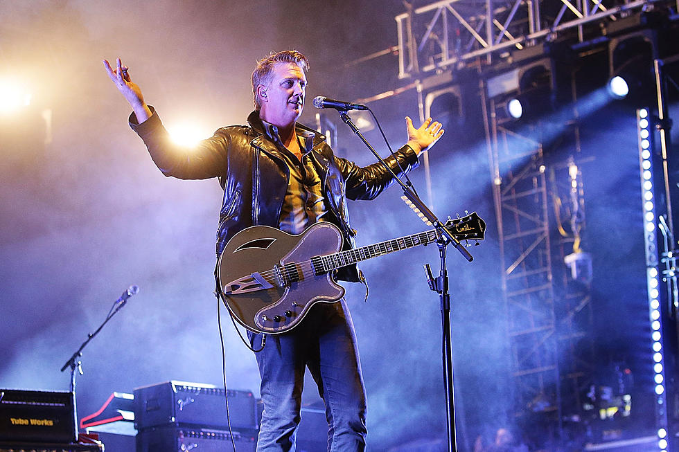 Watch Queens of the Stone Age Frontman Josh Homme Challenge Security at Mad Cool Festival