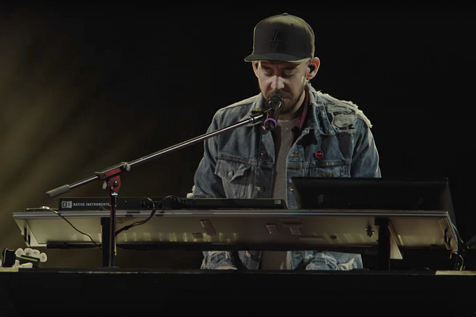 Linkin Park Debut Somber New Song 'Looking for an Answer'