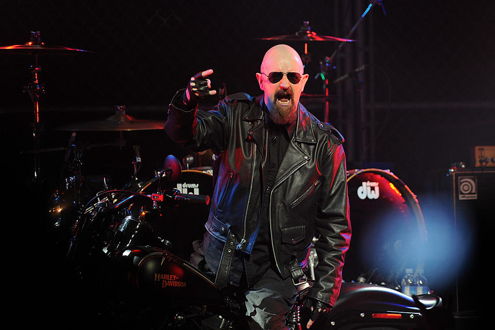 Watch Rob Halford Rock Out to a Kitten Christmas Card, Plus News on Billy Corgan, Linkin Park + More
