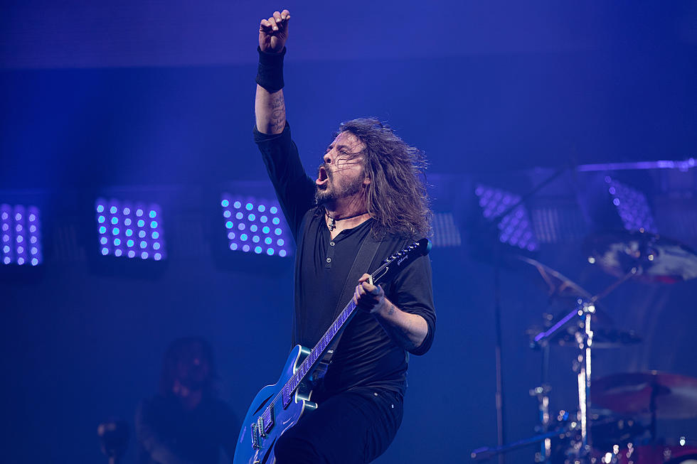 Foo Fighters Perform With Billy Idol, Welcome John Travolta at Welcome to Rockville