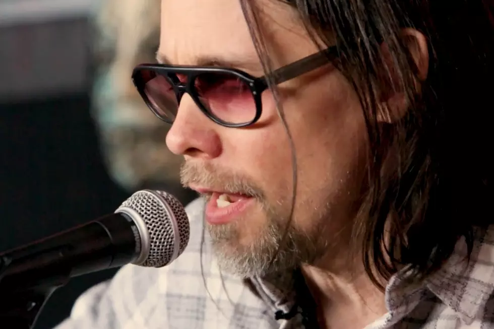Myles Kennedy Plays 'Year of the Tiger' - Acoustic Performance