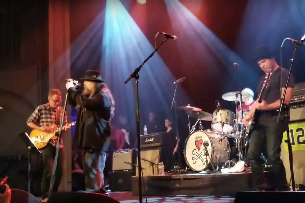 Watch Mother Love Bone Reunite for Seattle Benefit Concert
