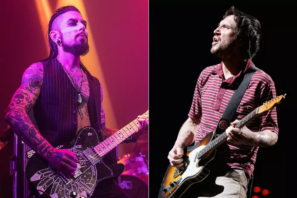 Dave Navarro Recalls Lending Guitar to John Frusciante in Rehab