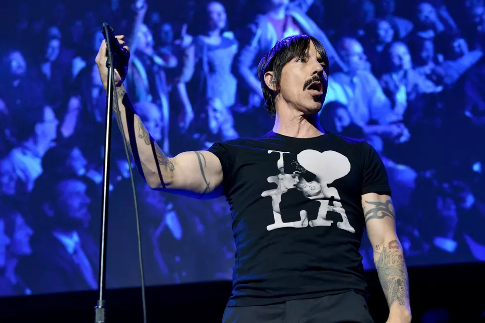 Red Hot Chili Peppers Singer Ejected From Lakers Basketball Game